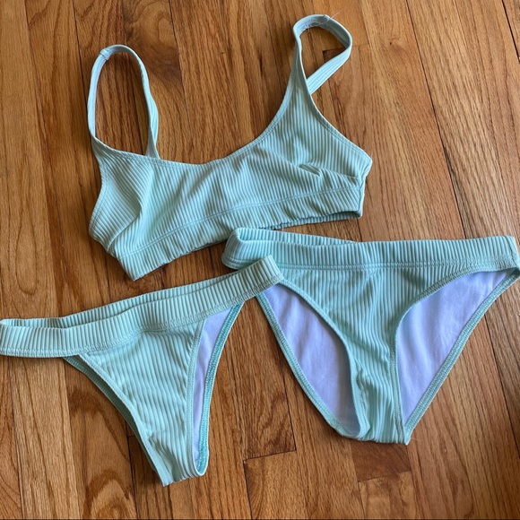 ASOS Three piece turquoise ribbed bikini set - Picture 2 of 11